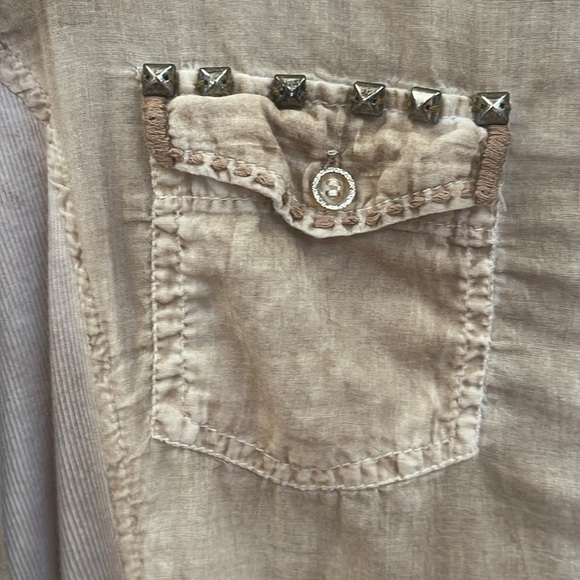 Brown ombre button down top with rolled sleeves and embellishments. Size 2X - Picture 4 of 12